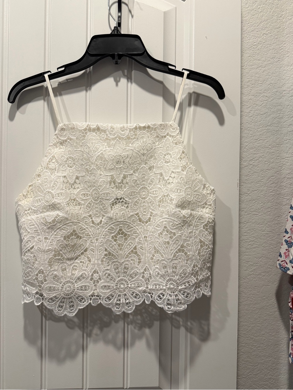 Abercrombie & Fitch White Lace Cropped Cami